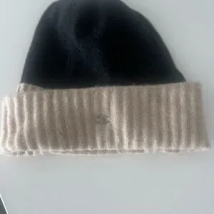 CHANEL | Accessories | Chanel Cashmere Beanie Small Pull  display picture 2